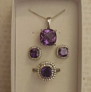 White Gold And Amethyst Jewelry Set